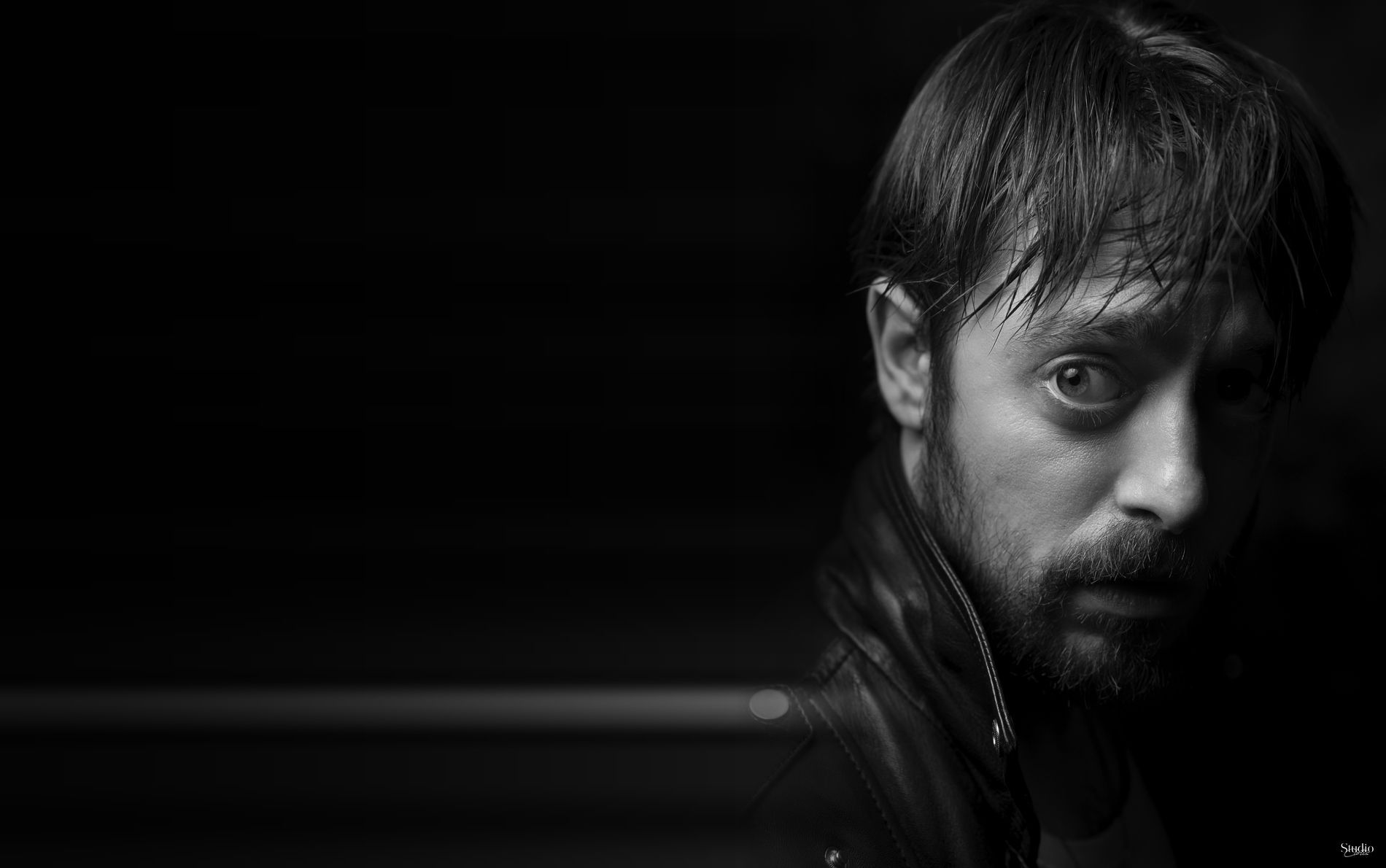 Quentin Bouilloud — Portrait studio noir et blanc